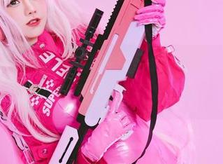 独自占有你？不如先从Sally Dorasnow的免费套图开始吧！